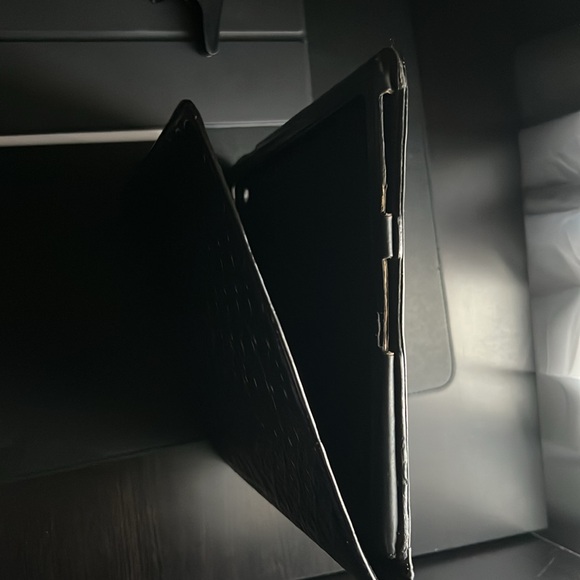 ๐iPad 2๐ Coach signature leather iPad case - Picture 10 of 11